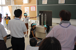 子どもエコガイドの様子1